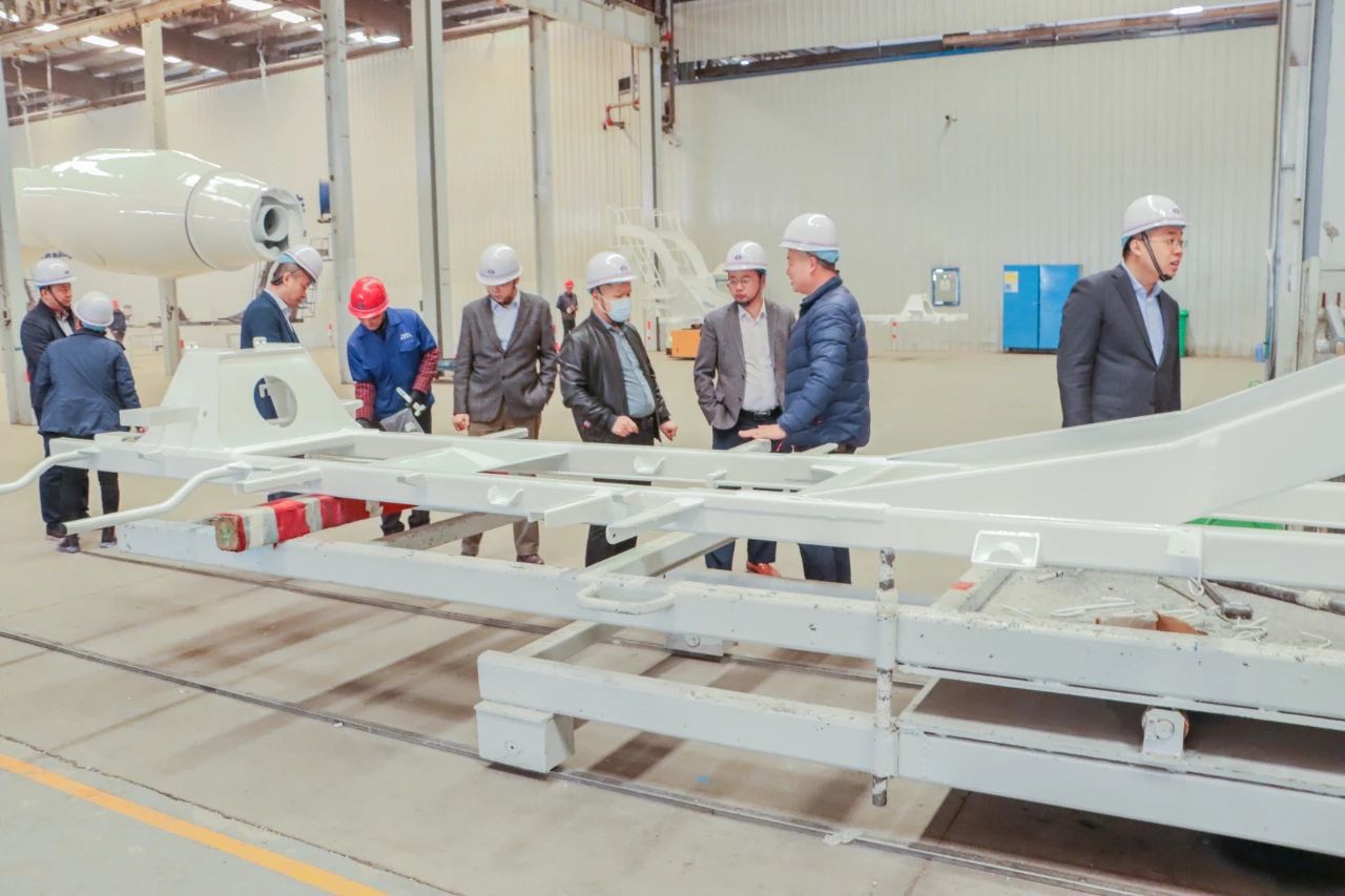 陜汽進(jìn)出口公司總經(jīng)理田超一行蒞臨中集瑞江參觀交流