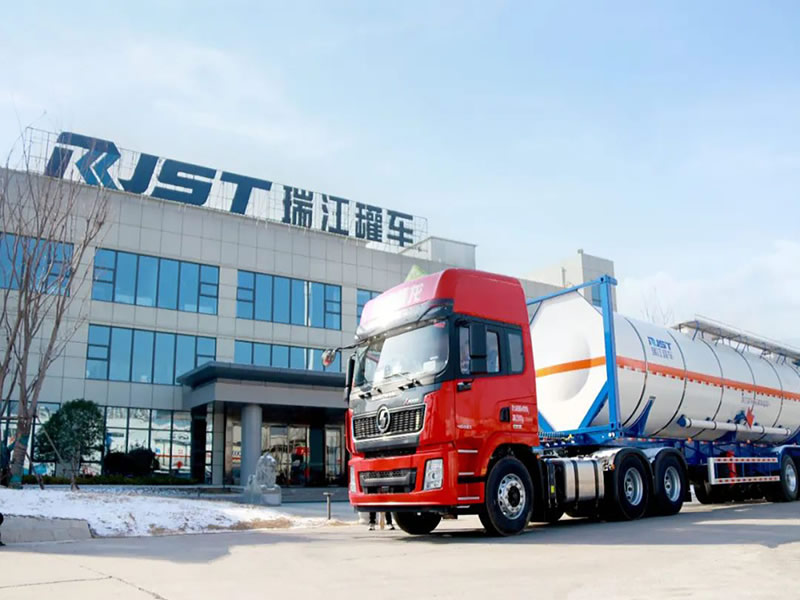踏春而來！中集·陜汽 冠領(lǐng)未來 一體化訂單高端液罐車批量發(fā)車